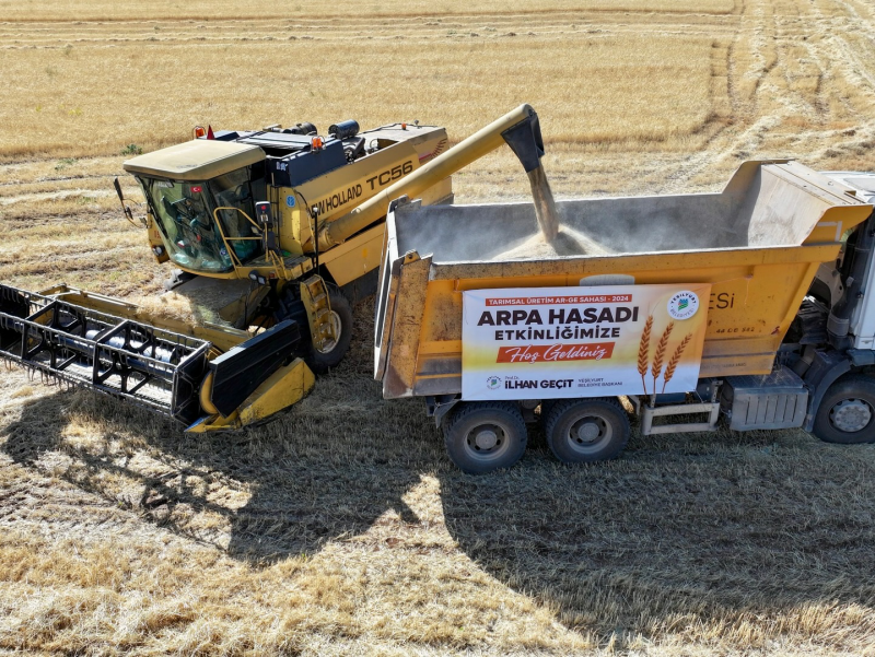 40 Ton Arpayı Depremzede Çiftçilerimize Ücretsiz Dağıtacağız