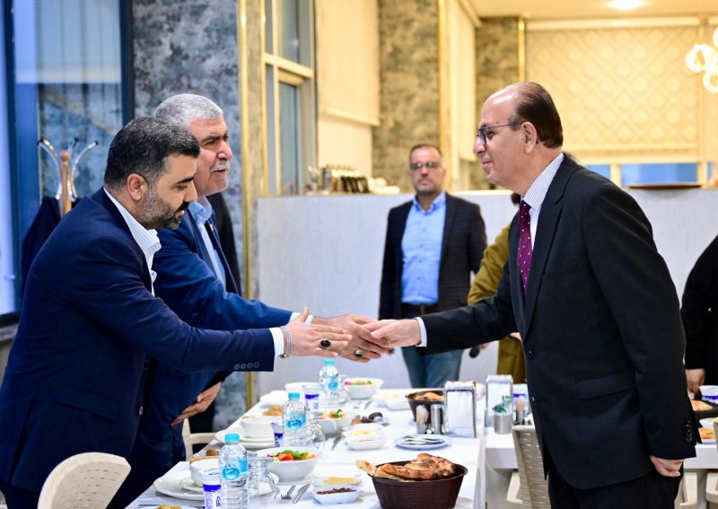 Başkan Geçit, Belediye Meclis Üyeleriyle ‘Vefa’ İftarında Buluştu