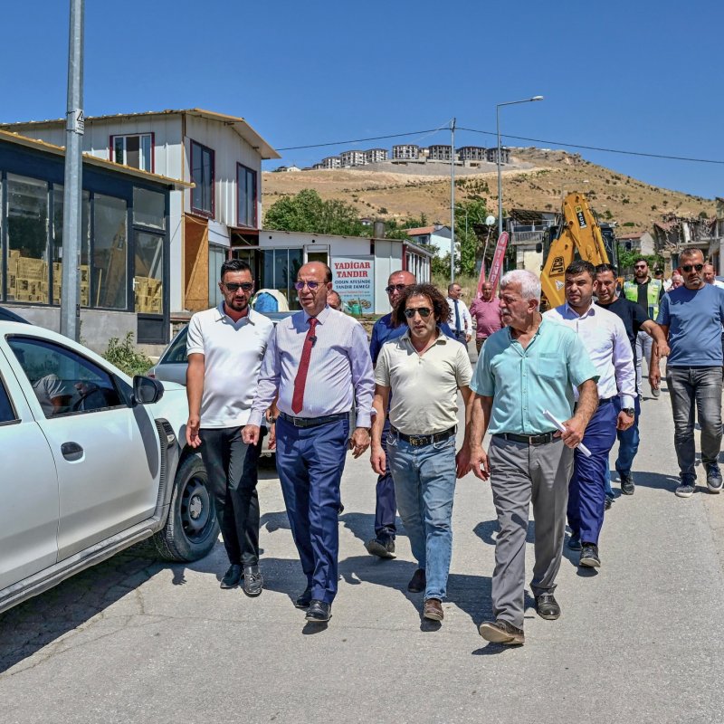 Başkan Geçit, Çırmıktı’daki ‘Köy Evleri’ Projelerini İnceledi