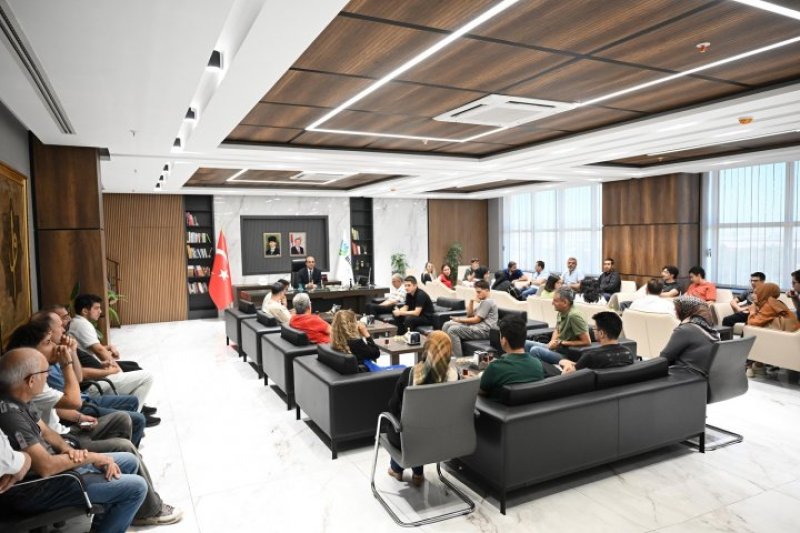 Başkan Geçit, ‘Eğitime Destek’ Projesinden Yararlanan Öğrencilerle Buluştu