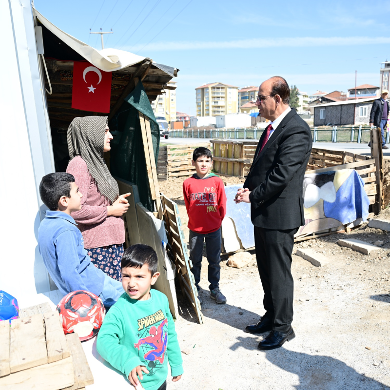 Başkan Geçit, “Kiracılar İçin 15 Bin Konut İnşa Edilecek”