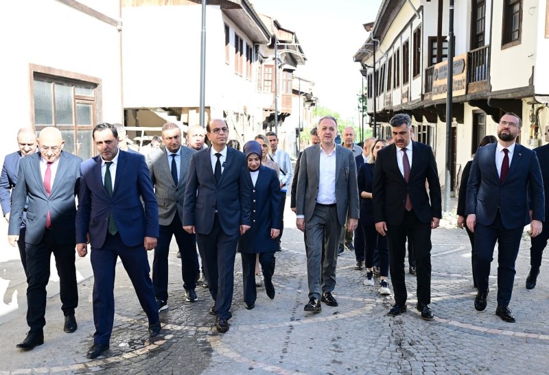 Başkan Geçit: “Lezzet Caddemiz Eski Canlılığına Yeniden Kavuşacak”