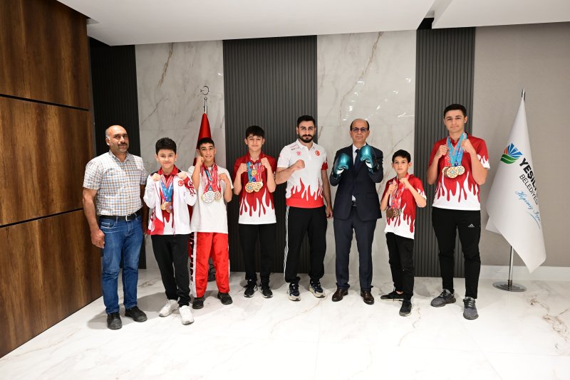 Şampiyon Sporcularımızla Gurur Duyuyoruz