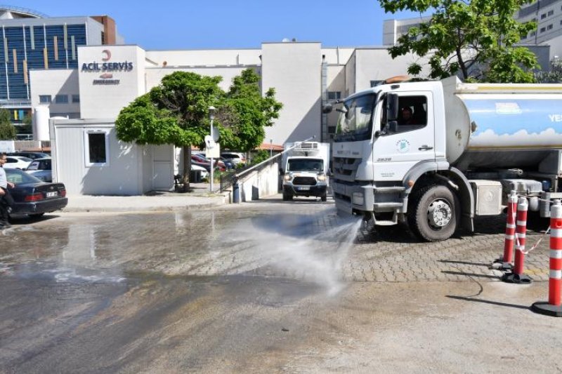 Temizlik Hizmetleriyle, Yeşilyurt’un Temiz Ve Düzenli İmajı Korunuyor