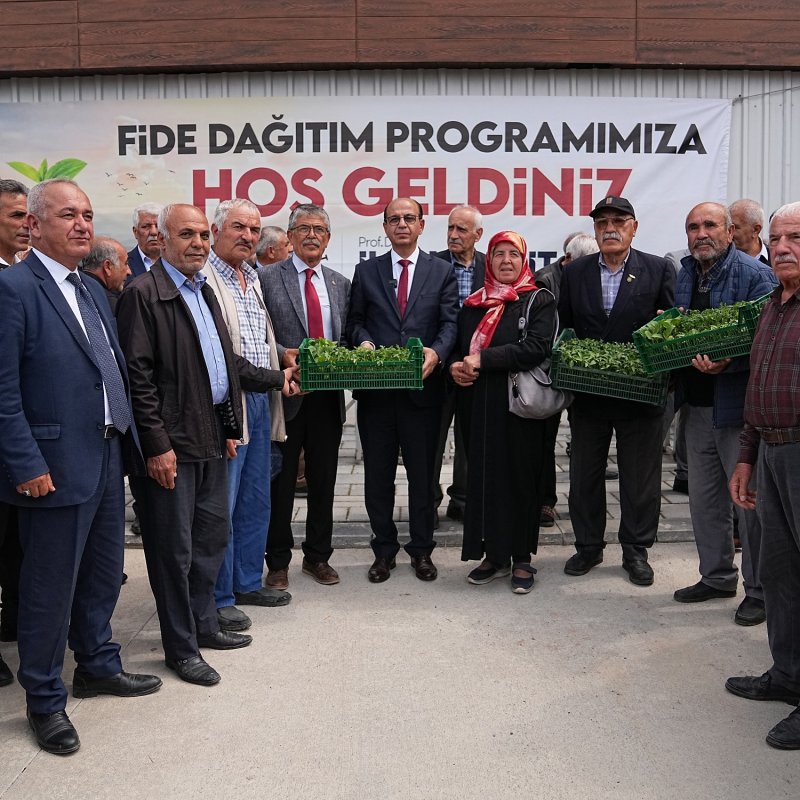 Yeşilyurt Belediyesi’nden Çiftçilere Büyük Destek! 250 Bin Adet Sebze Fidesi Dağıtıldı