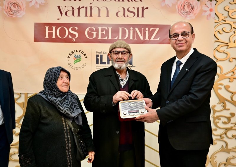 Yeşilyurt Belediyesi’nin ‘Bir Yastıkta Yarım Asır’ Özel Programında Duygusal Anlar Yaşandı