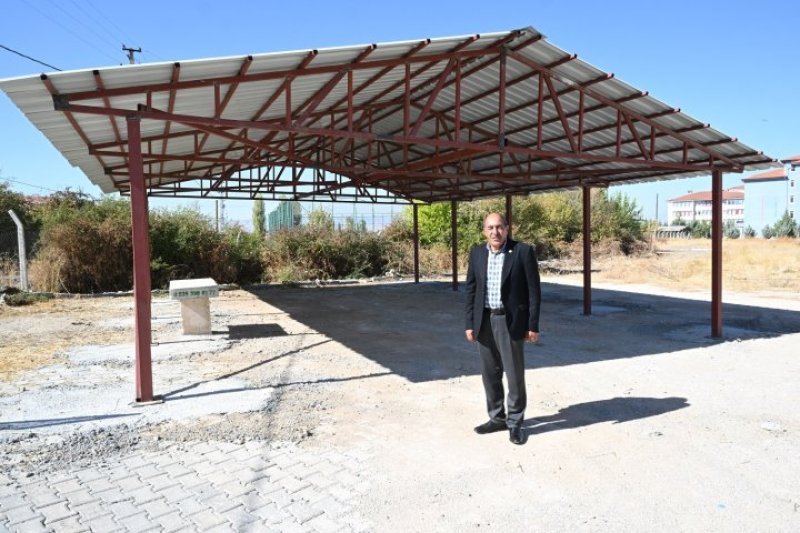 Yeşilyurt Belediyesi, Suluköy’deki Mezarlık Alanını Yeniledi