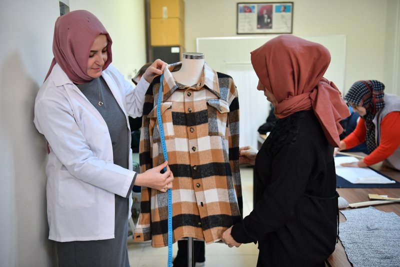 Yeşilyurt’ta Kadınlar Üretiyor, Emeğe Değer Katılıyor!