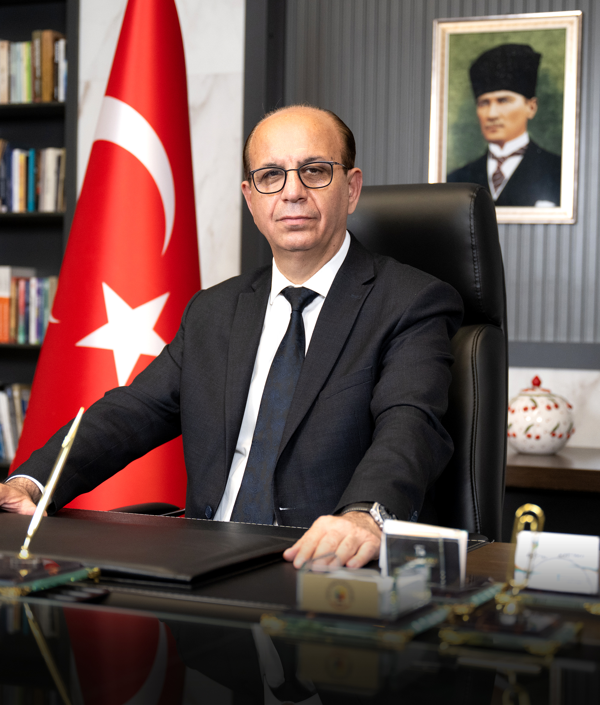 Prof. Dr. İlhan GEÇİT - Yeşilyurt Belediye Başkanı